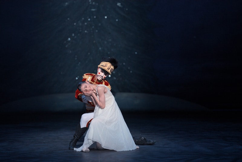 Alina Cojocaru and James Forbat in English National Ballet's Nutcracker (C) Laurent Liotardo