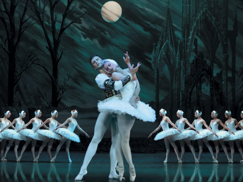 An image of Irina Kolesnikova in St Petersburg Ballet Theatre's production of Swan Lake