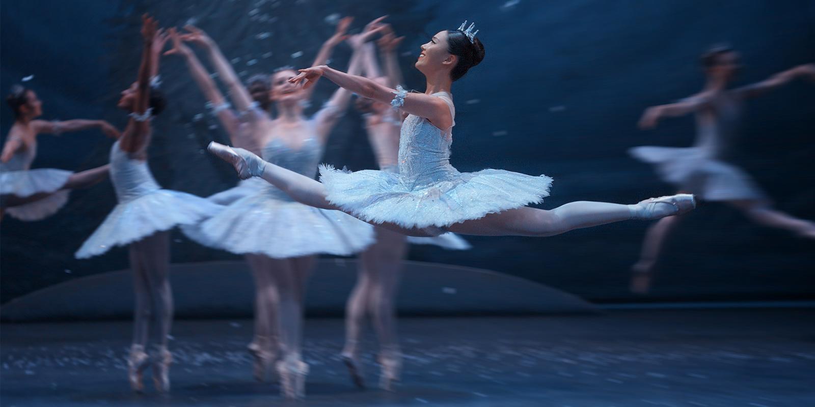 Jung-ah-Choi-in-English-National-Ballet's-Nutcracker-(C)-Laurent-Liotardo-2000x1000