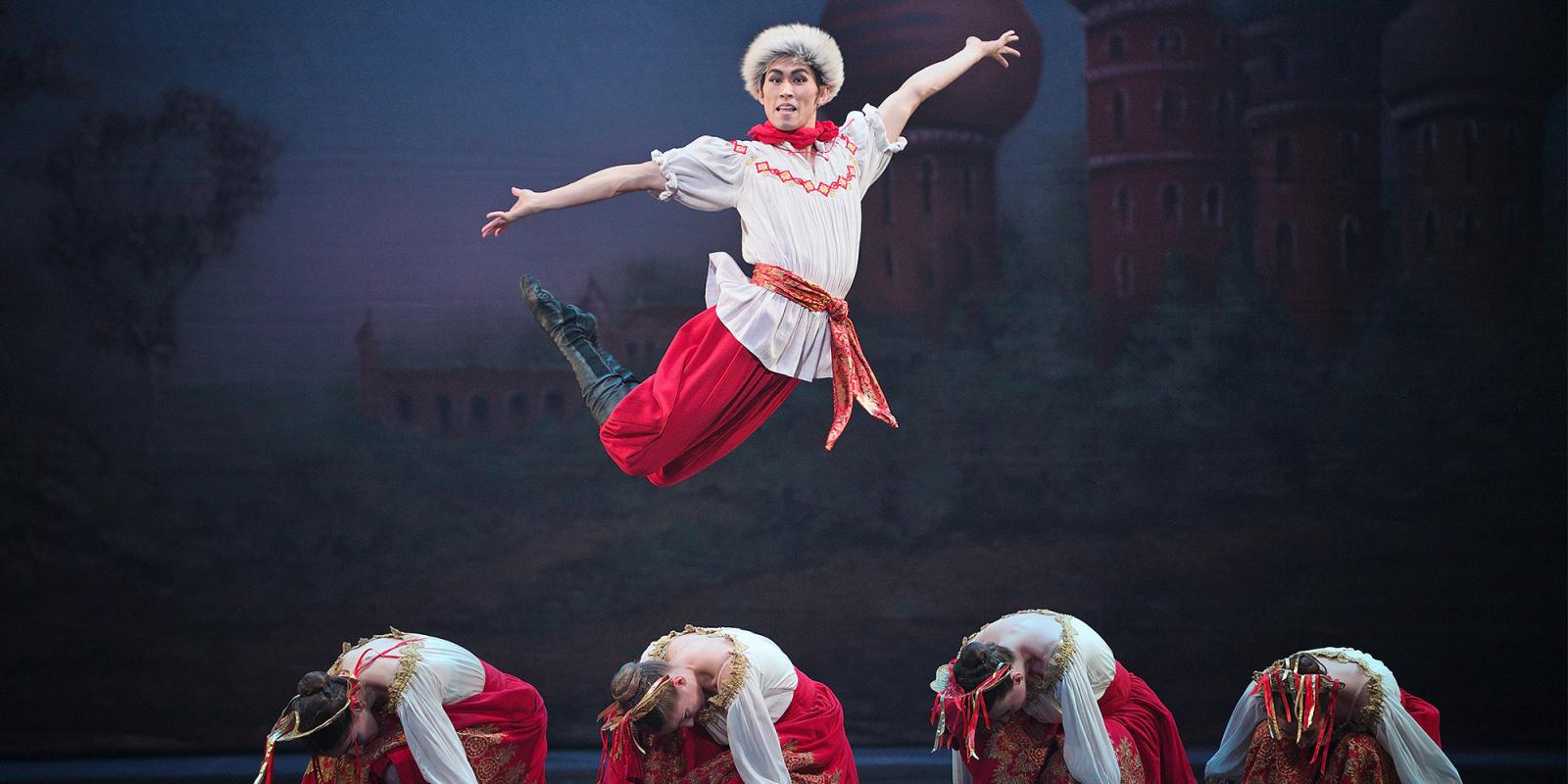 Ken-Saruhashi-in-the-Russian-dance-in-English-National-Ballet's-Nutcracker-(c)-Laurent-Liotardo-2000x1000