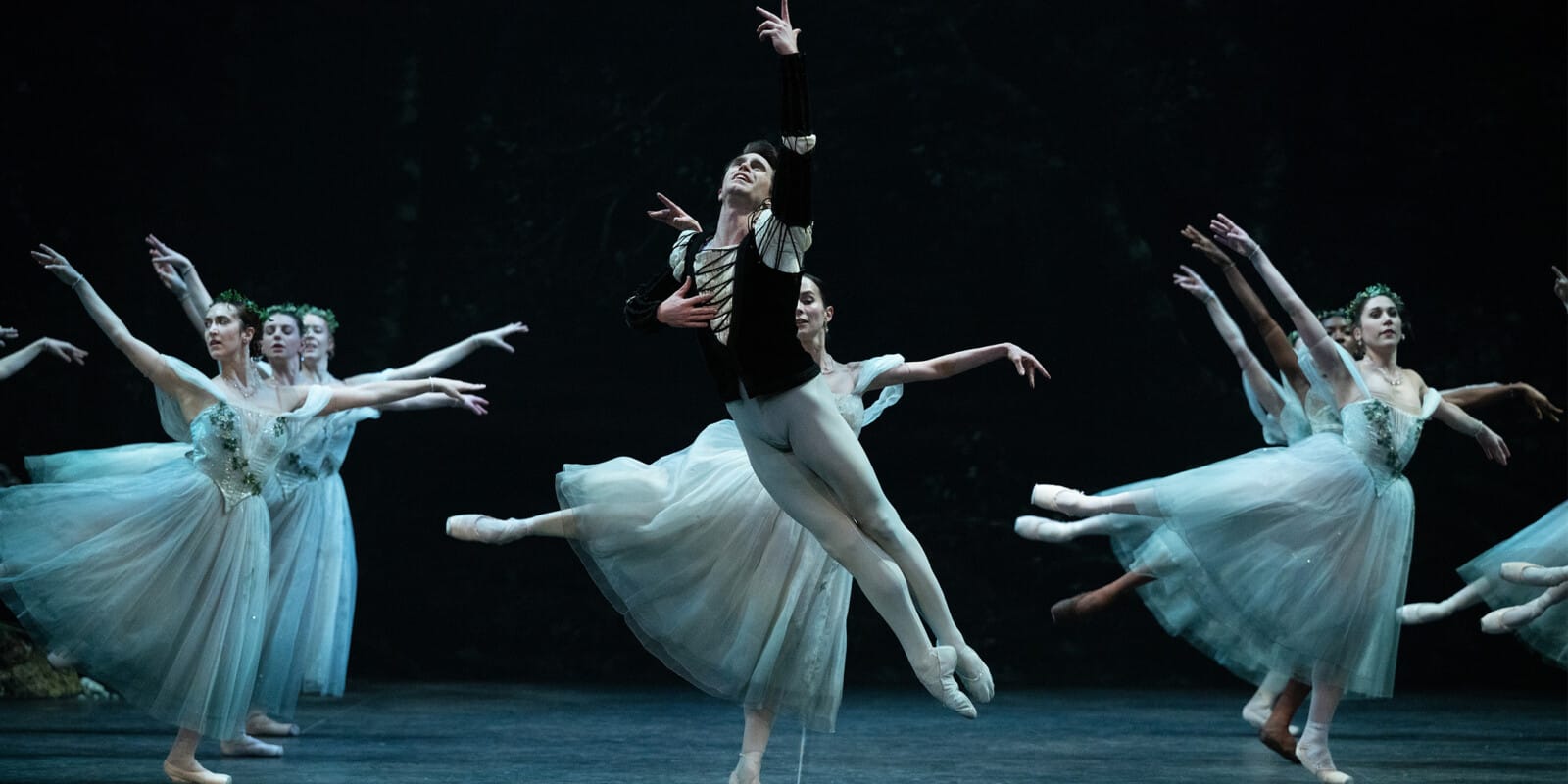 Aitor Arrieta and English National Ballet dancers in Mary Skeaping's Giselle (c) Laurent Liotardo